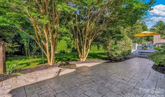 5 Fairway Dr, Arden, NC 28704