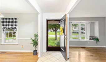894 Napoli Dr, Ballwin, MO 63021