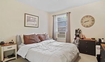 3539 Potts Dr, Akron, OH 44203