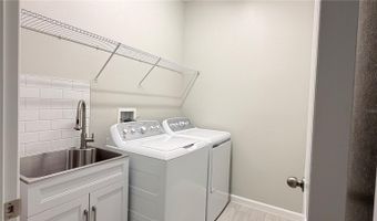 438 LADY PALM St, Apopka, FL 32703