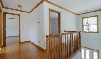 9 Howd Ave, Branford, CT 06405
