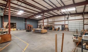 909 C St, Barling, AR 72923