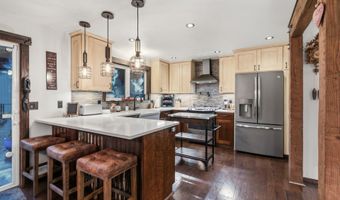 2555 NW SQUIRE Pl, Albany, OR 97321