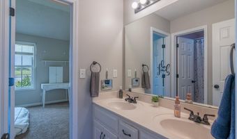 14108 Pine Valley Ct, Basehor, KS 66007