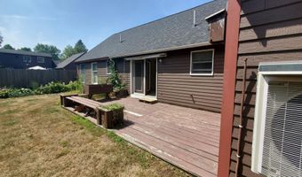 32 Cortland Cir, Bangor, ME 04401