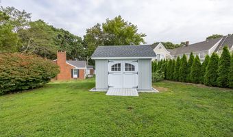 366 Maple Ave, Old Saybrook, CT 06475