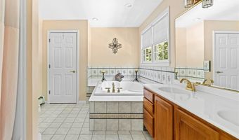 14 Bourget Ct, North Smithfield, RI 02896