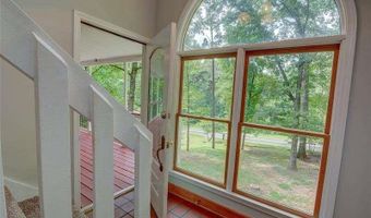 639 Lakeshore Dr, Berkeley Lake, GA 30096