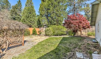 110 NW Sinclair Dr, Grants Pass, OR 97526