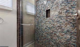 2000 S LANGLEY St, Arlington, VA 22204