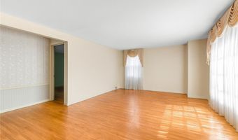 172 Lorfield Dr, Amherst, NY 14226