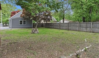 8 Angela Ct, North Providence, RI 02904