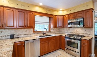 3090 Sourek Rd, Akron, OH 44333