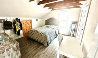 693 Thames St 2, Newport, RI 02840