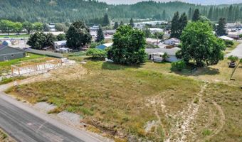 6816 Selkirk St, Bonners Ferry, ID 83805