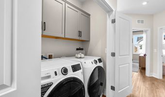 42129 SHINING STAR Sq, Ashburn, VA 20148