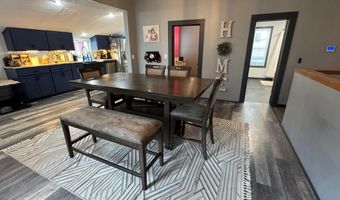 807 6th St, Aurora, NE 68818