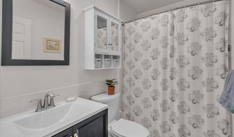 22 Dailey St G, Attleboro, MA 02703