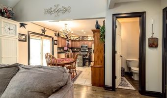 914 Lakeview Dr, Auburn, IN 46706