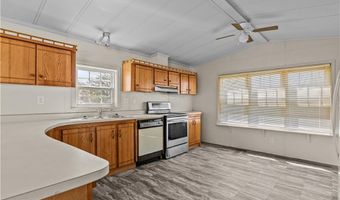 92 Bayview Pkwy, Middletown, RI 02842