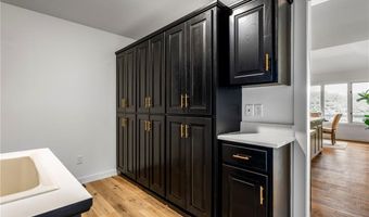 43 Strichen Ln, Bella Vista, AR 72715