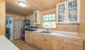 25 Lake Pochung Rd, Alloway, NJ 07461