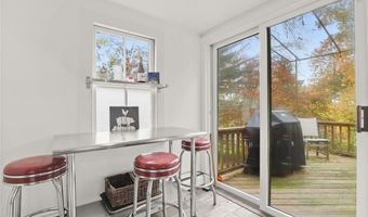 47 Hollow Tree Ridge Rd 47, Darien, CT 06820