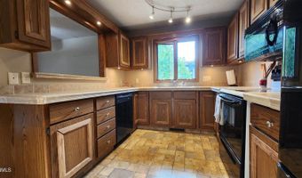 2903 Vancouver Ln, Bismarck, ND 58503