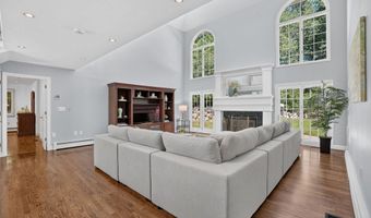 3 Newman Hill Dr, Andover, MA 01810