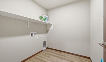 2818 E Hazelnut St, Brandon, SD 57005