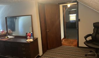571 Hopping Rd, Belford, NJ 07718
