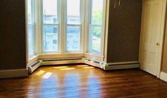 37 Lincoln Ave, Bristol, RI 02809