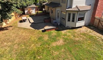 947 3RD St, Brookings, OR 97415