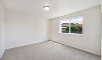 655 11th St, Bandon, OR 97411