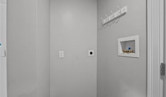 105 Amy Dr, Cranston, RI 02921