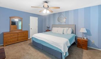 1008 Westrun Dr, Ballwin, MO 63021