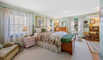 303 Beacon Hill Dr, Cheshire, CT 06410
