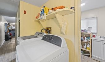 14 Lakeshore Dr, Belgrade, ME 04918