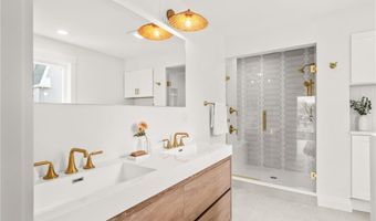 7 Wellington Ave, Newport, RI 02840