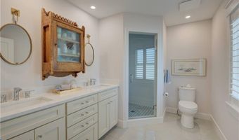 23 Chachapacassett Rd, Barrington, RI 02806