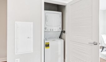 989 S BUCHANAN St #225, Arlington, VA 22204