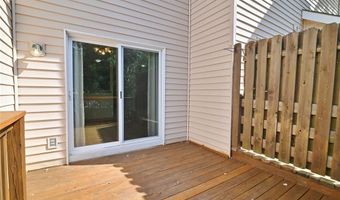 1005 Pocono Trl, Ballwin, MO 63021