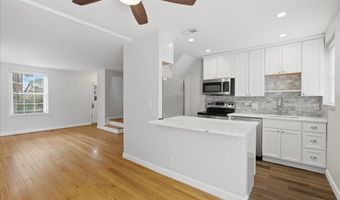 4825 28TH St S A, Arlington, VA 22206