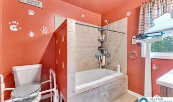 9338 Sherwood Dr, Kunkletown, PA 18058