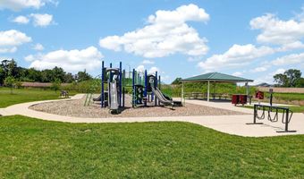 5219 Springbrook Dr, Ames, IA 50014