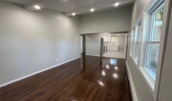 9 Holt St, Amityville, NY 11701
