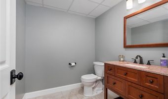 121 Stillwater Rd, Smithfield, RI 02917