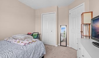 21196 WINDING BROOK Sq, Ashburn, VA 20147