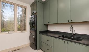 8830 NW 35th St, Ankeny, IA 50023