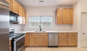 2925 N Knightsbridge Cir, Ann Arbor, MI 48105